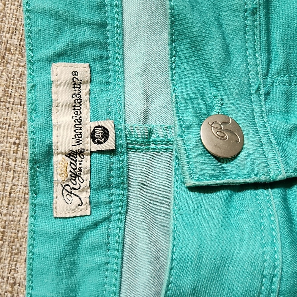 ROYALTY FOR ME Size 24W seafoam green shorts. - Picture 3 of 6